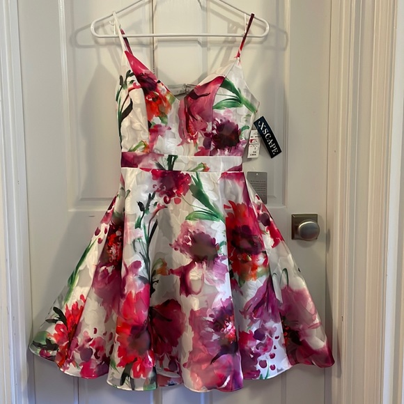 Nordstrom Dresses & Skirts - Nordstrom brand new floral dress